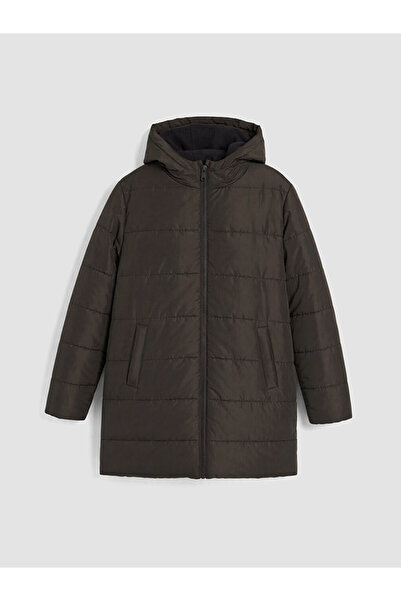 LC Waikiki Hooded puffer jacket for boys