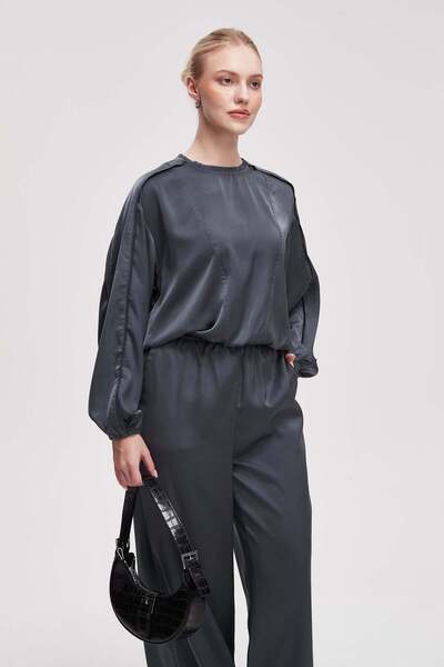 Livia Women's Mid-Length Plain Long-Sleeve Blouse