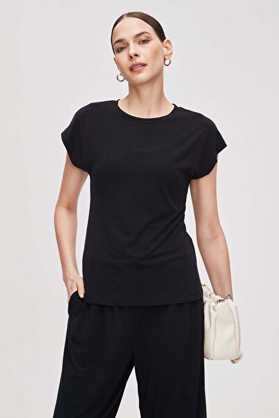 Livia Women's Mid-Length Plain Half-Sleeve Blouse