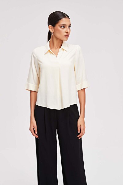 Livia Women's Plain Half-Sleeve Top