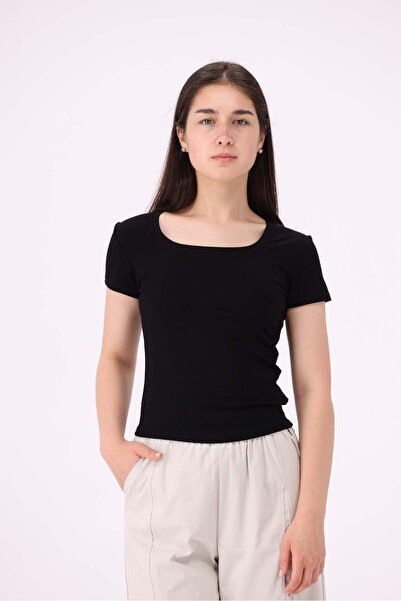 Livia Women's Plain Half-Sleeve Top