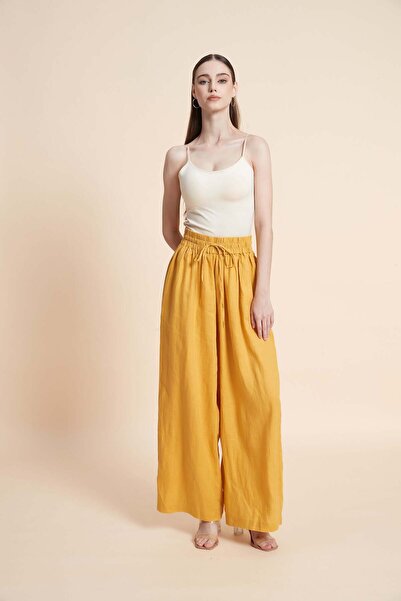 Yola Relaxed Trousers with Tie Detail