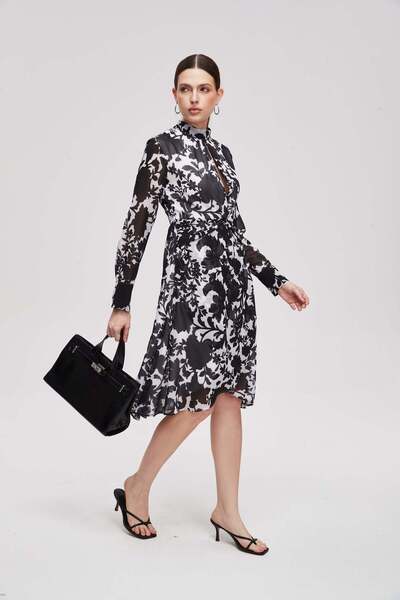 Livia Women's Knee-Length Floral Long-Sleeve Dress