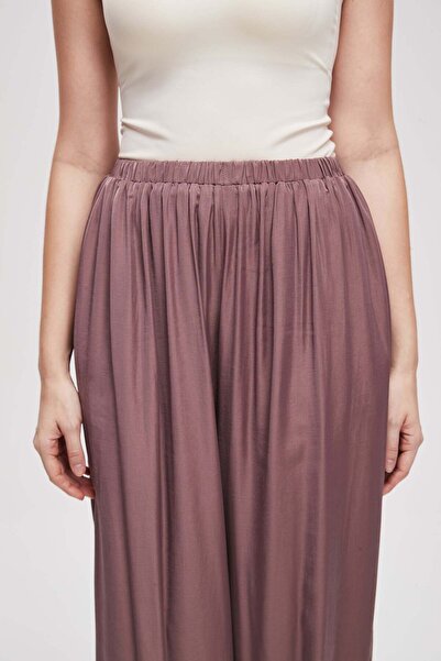 Livia Women's Wide-Leg Plain Trousers