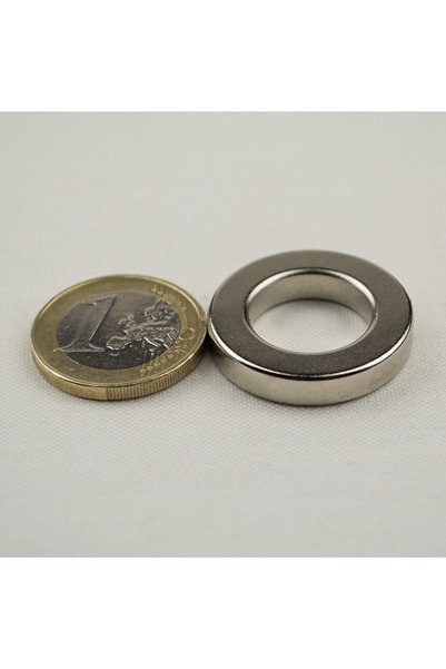 Magnitech Μαγνήτης Νεοδυμίου τύπου ροδέλας Φ27x5x16mm Δύναμη έλξης 11kg