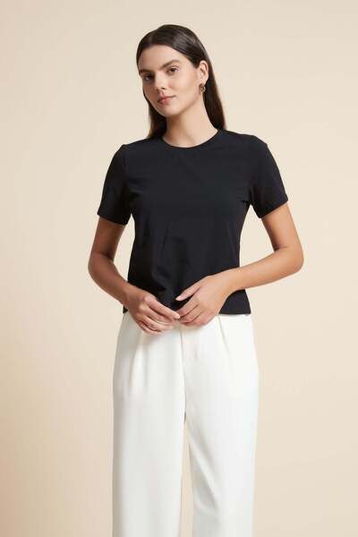 Yola T-Shirt with Round Neck and Half Sleeves