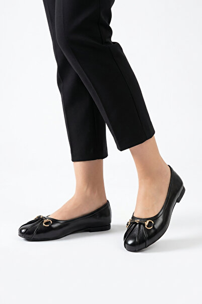 Moda Pie Nevles Women's Ballerinas with Front Pleats and Buckle, Black Wrinkled