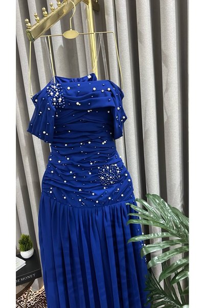 dalaa Manal's dress