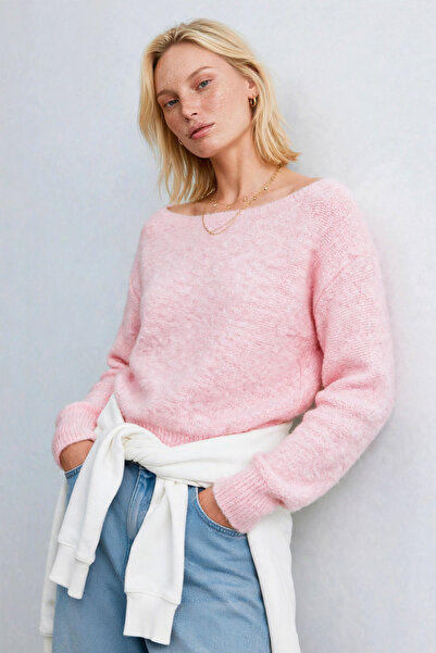 BARRELS AND OIL Women's Boat Neck Boucle Sweater - Pink