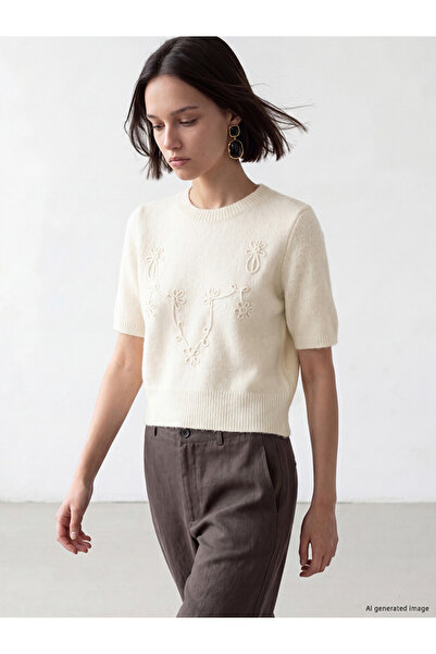 LC Waikiki Vizyon New Season Ecru Crew Neck Embroidered Women's Knitwear Sweater