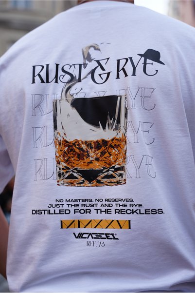 Unisex Erkek/Kadın Siyah Regular Fit Baskılı 'Rust & Rye' Tişört