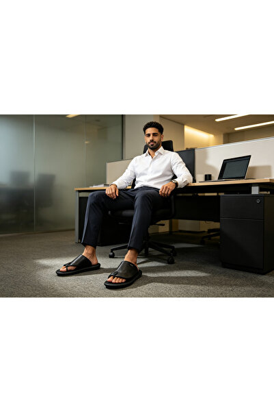 Huanhuan Shoe صندل رجالي بفاصل للأصابع، جديد للصيف، قابل للتهوية، مقاوم للانز...