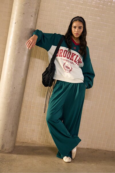 Stradivarius Brooklyn baskılı sweatshirt