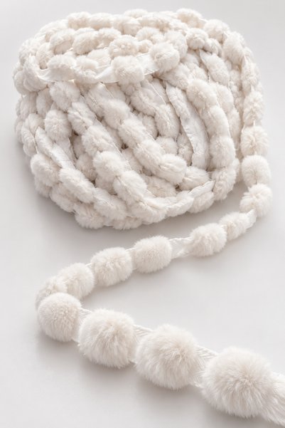 kubbe tekstil aksesuar White Fur Pompom Ribbon – 3 cm Pompom Ribbon – 20 Meters Decorative Textile Trim Ribbon