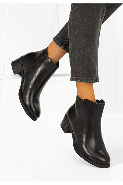 B T Shoes Μαύρα μποτάκια Evelyna με χοντρό τακούνι