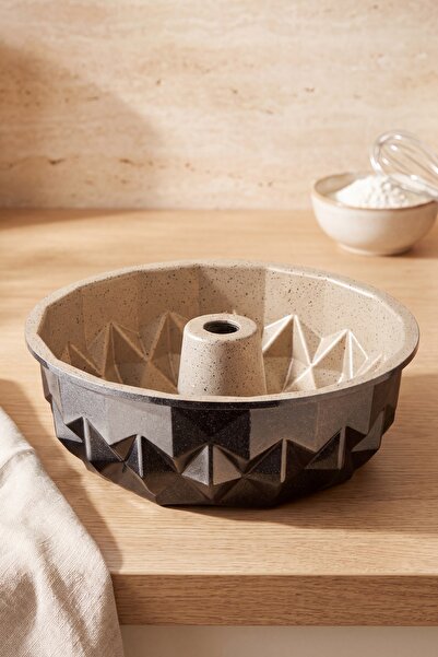 Emsan Black Shiny Star Cast Cake Mold 22 cm