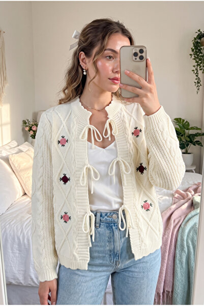FEMELLE Women's White Embroidered Knitted Cardigan (Standard Size)