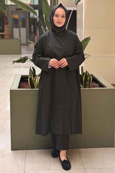 Ghisa High Collar Asymmetrical Cross Snap Cap
