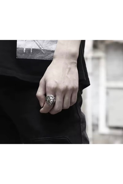 Generic Brand Lion Ring, Adjustable to Fit the Finger
