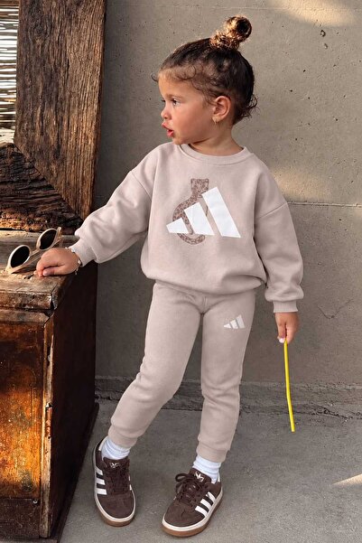 Soft kids طقم رياضي للأطفال مطبوع من الأعلى والأسفل