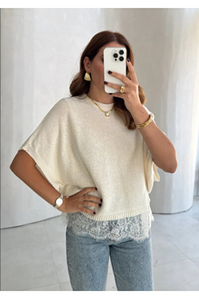Perry Boutique Πλεκτό πουλόβερ με δαντέλα στο τελείωμα της φούστας και λεπτομ...