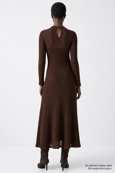 Exquise Astarlı Dantel Kloş Midi Slim Fit Örme Elbise