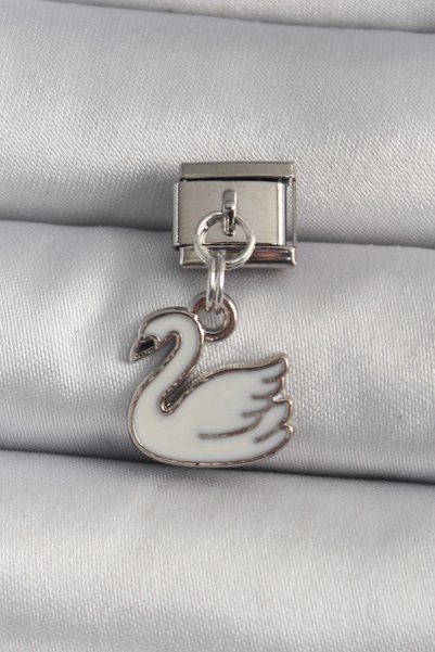 Lovesta Home قلادة من الفولاذ 316L باللون الفضي على شكل طائر البجعة الأبيض طر...