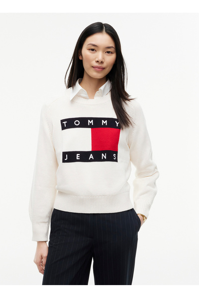 Tommy Jeans Beyaz Kadın Yuvarlak Yaka Logo Baskılı Kazak DW0DW23450YBH