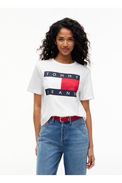 Tommy Jeans Beyaz Kadın Bisiklet Yaka Logo Baskılı T-Shirt DW0DW23552YBL