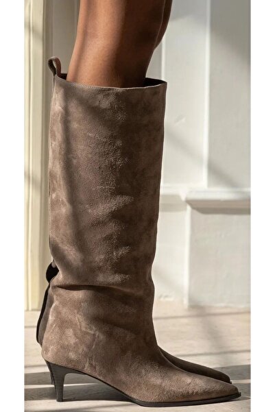 diya shoes Γυναικείες μπότες Kitten από σουέτ με μυτερή μύτη και λεπτό τακούν...
