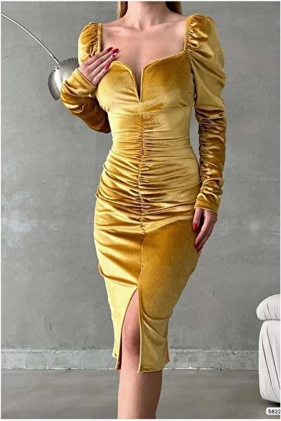 Butik Kadın Modern Tasarım Kadife Kumaş Kalp Yaka Yırtmaçlı Midi Abiye Elbise