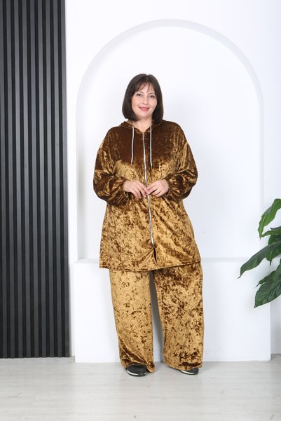 XL Modam بدلة نسائية مخملية مقاس كبير