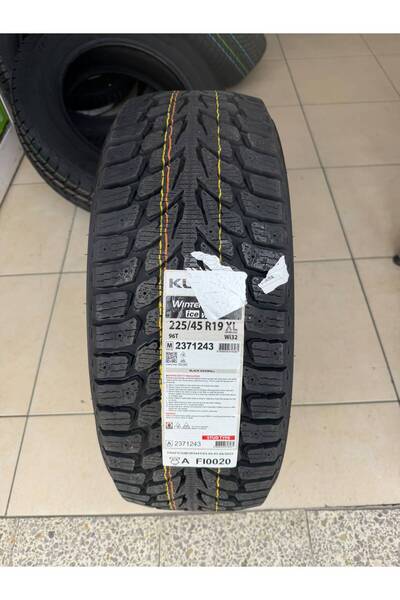 Kumho 225/45R19 96T WI32
