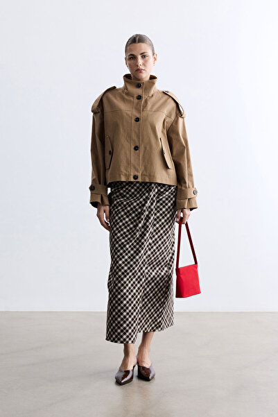 BE BLUE Dune-Colored Stand-Up Collar Jacket