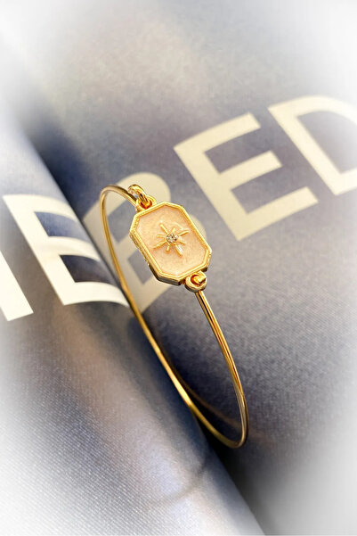 roshel Star Motif Gold Color Bracelet
