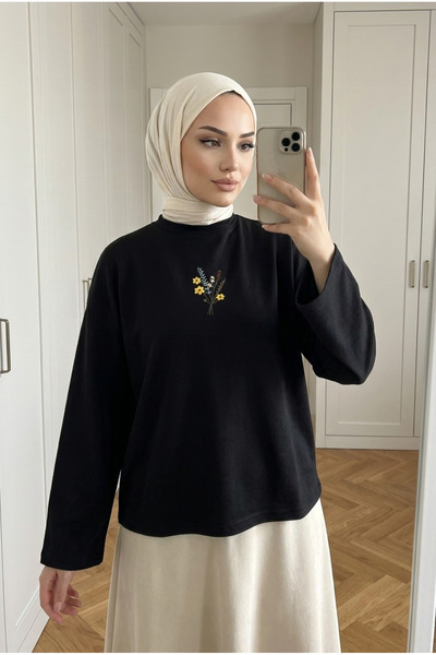 Kirazca Butik Kadın Çiçek Nakış Detaylı Salaş Uzun Sweatshirt Tunik