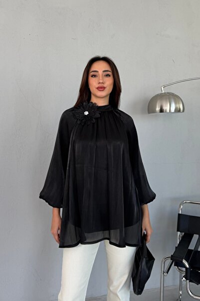 Serica Moda Siyah Çiçek Detaylı Pileli Şifon Bluz