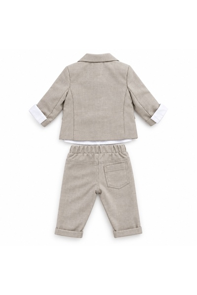 Pure Boutique Costum bebe baiat bej nisipiu 3 piese sacou pantaloni camasa alba cu papion