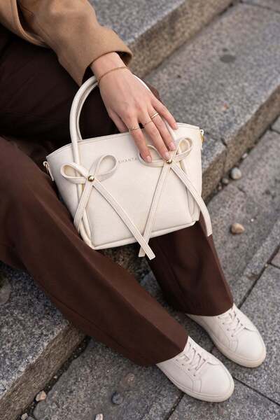Shanta Cream Crinkled Patent Leather D65 Stylish Bow Detail Zippered Large In...