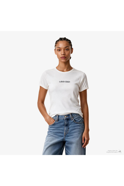 Calvin Klein تي شيرت نسائي أبيض بشعار Contour Rib Logo Ringer