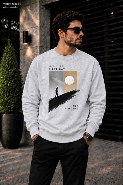 caddekombin سويت شيرت رجالي من Walking Man بتصميم جرافيكي وياقة دائرية وقصة ع...