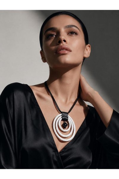 Genel Markalar Üçlü Beyaz Halka Tasarım Örgü Deri Kadın Kolye - Modern Boho U...