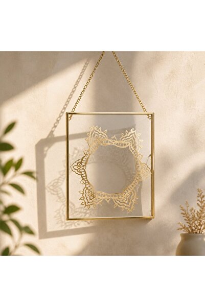 Gold Pirinç Zincir Askılı Dekoratif Fotoğraf Çerçevesi 26x20 cm– Romantik Tasarım