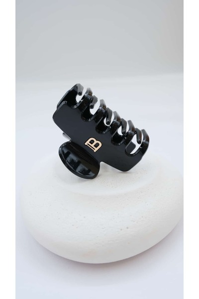 Jerie Medium Size Design Latch Buckle