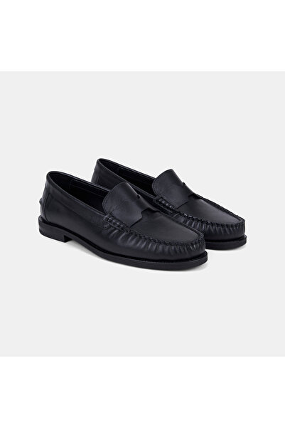 Desa Women's Black Leather Loafer with Stitching Detail