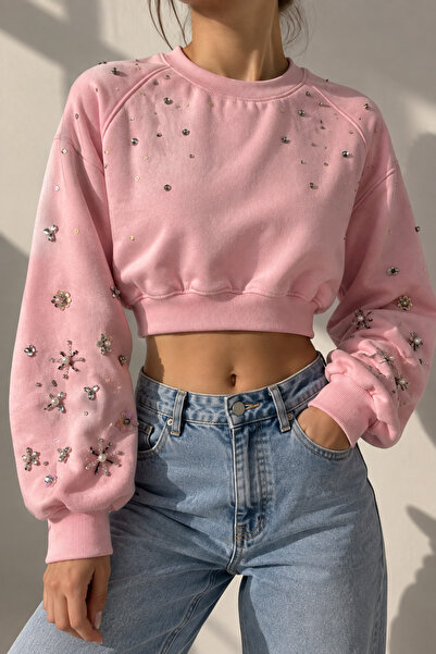 RUNE CROP SWEATSHİRT- PEMBE SİYAH İKİ RENK VARYANTLI PUL, TAŞ, İNCİ EL İŞLEMELİ