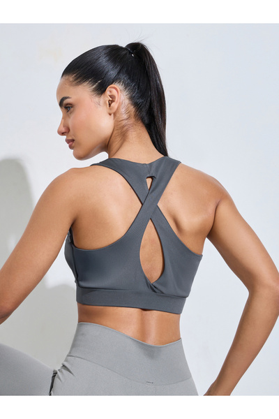 Styli Dual Tear Drop Back Detail Sports Bra