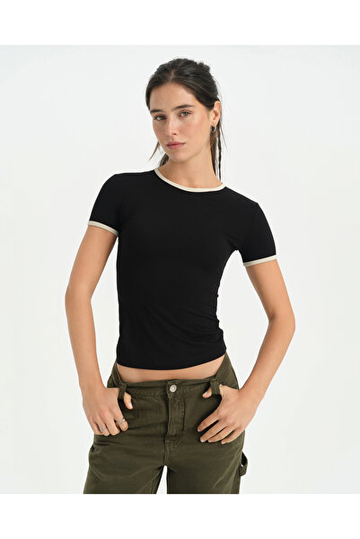 Ayma Active Black Contrast Piping T-Shirt