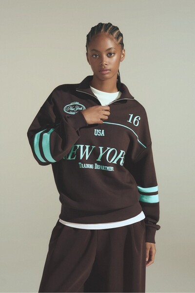 Bershka Yarım fermuarlı baskılı sweatshirt