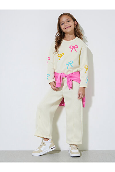 Styli Girls Yellow All Over Bow Print Sweatshirt And Solid Joggers Set